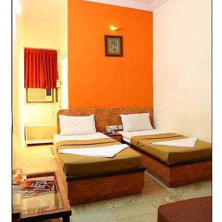 Hotel Suriya International Ченнаї Екстер'єр фото