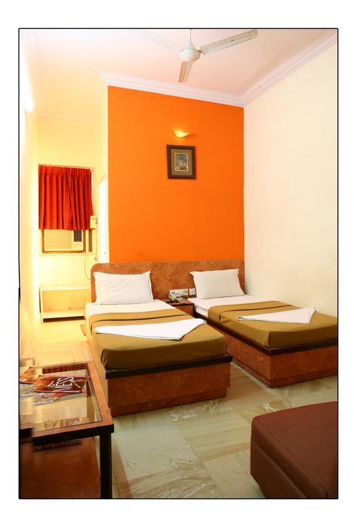 Hotel Suriya International Ченнаї Екстер'єр фото